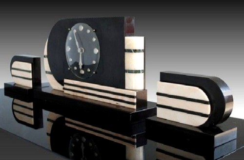 Streamlined Desk Clock